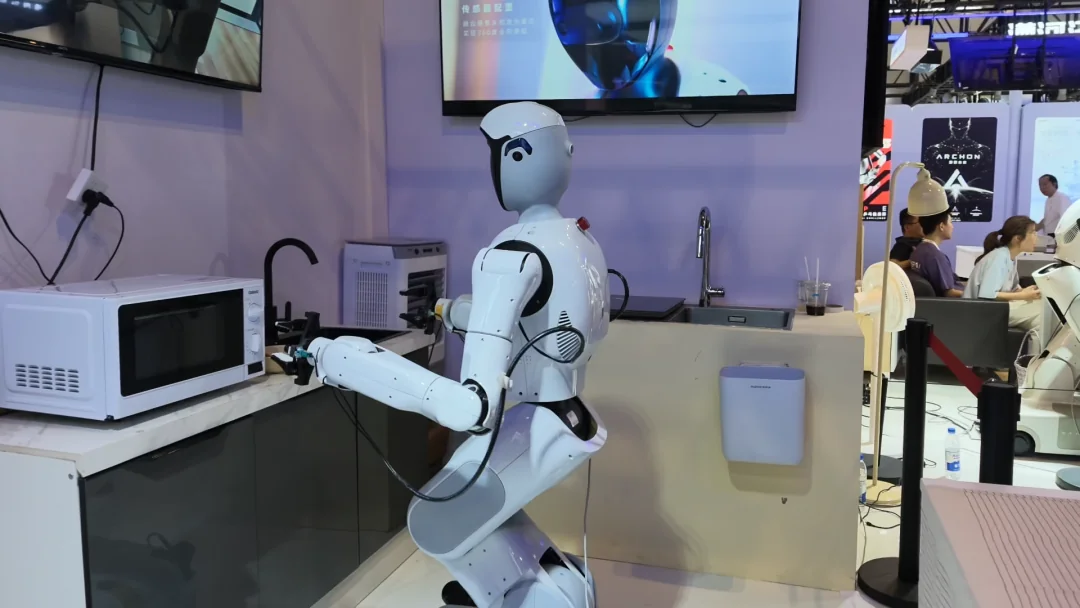 WAIC 2026 | 极佳视界展示世界模型全系列产品